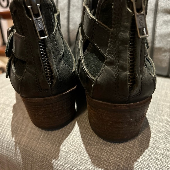 UGG Patsy Black UggPure Shearling Lining Ankle Boots Womens Size 6 🥾 - Picture 4 of 8